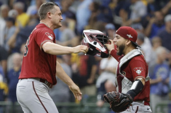 MLB playoffs: Rangers take 2-0 lead on Orioles; Twins tie series with Astros