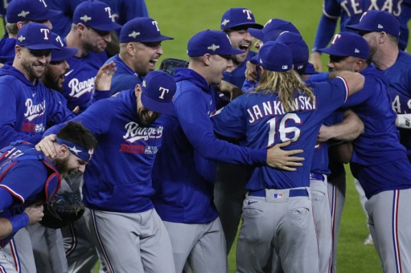 World Series: Rangers, Diamondbacks aim to end title droughts