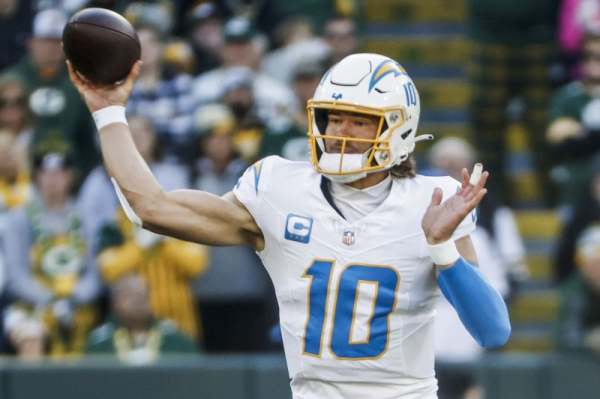 Multiple NFL teams attempted to trade for Chargers QB Justin Herbert Multiple NFL teams attempted to trade for Chargers QB Justin Herbert