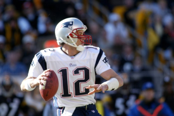 Deflategate admission, Bill Belichick slights among Tom Brady roast highlights