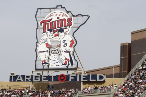 Pohlad family to sell MLB's Minnesota Twins Pohlad family to sell MLB's Minnesota Twins