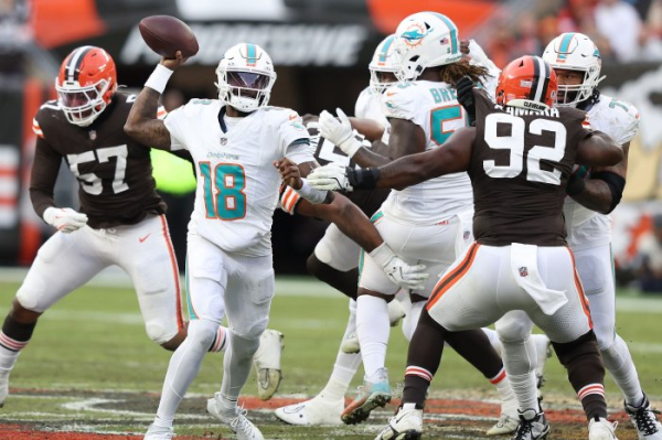 Dolphins preparing QB Tyler Huntley to start vs. Jets; Tua Tagovailoa 'unlikely' Dolphins preparing QB Tyler Huntley to start vs. Jets; Tua Tagovailoa 'unlikely'