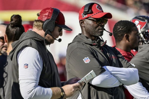 Liam Coen reverses course with Buccaneers to take job as Jaguars coach Liam Coen reverses course with Buccaneers to take job as Jaguars coach