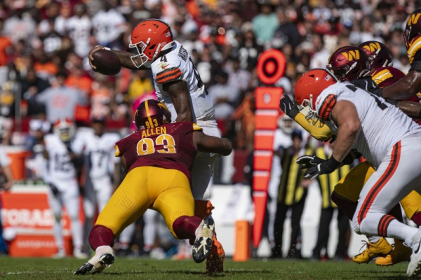 Washington Commanders defensive tackle Jonathan Allen asks permission to seek trade