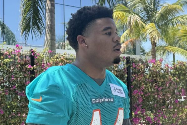 Dolphins' Chop Robinson sheds pressure, touted as 'breakout' sophomore Dolphins' Chop Robinson sheds pressure, touted as 'breakout' sophomore
