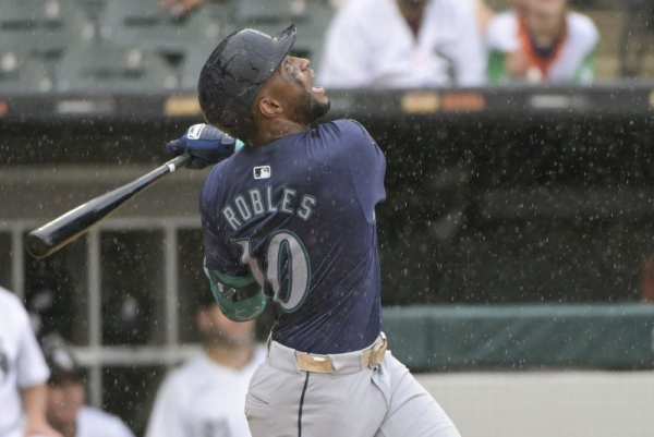 Mariners' Victor Robles throws bat at pitcher during minor league loss