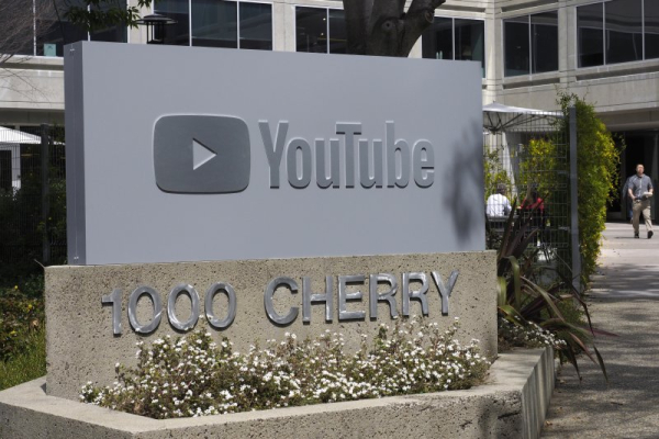 YouTube, Fox reach short-term deal before football starts