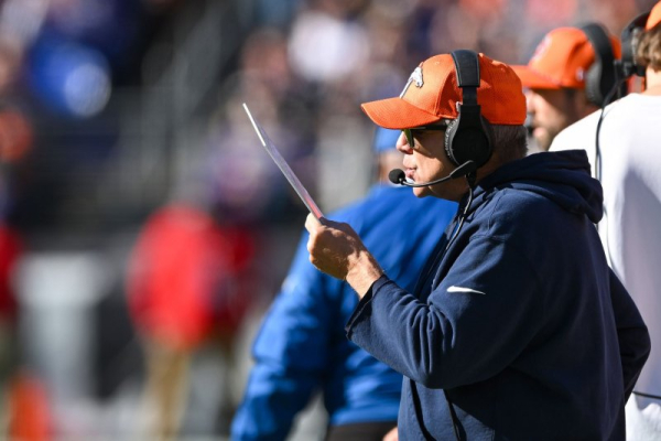 Defense carries streaking Denver Broncos past Las Vegas Raiders Defense carries streaking Denver Broncos past Las Vegas Raiders