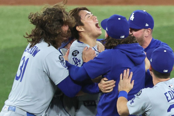 ESPN, NBC, Netflix secure 3-year deals to air Major League Baseball games ESPN, NBC, Netflix secure 3-year deals to air Major League Baseball games