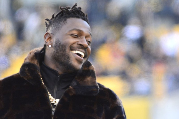 Ex-NFL star Antonio Brown out on bail, awaits attempted murder trial Ex-NFL star Antonio Brown out on bail, awaits attempted murder trial