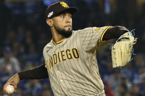 Atlanta Braves sign All-Star closer Robert Suarez to 3-year, $45M deal Atlanta Braves sign All-Star closer Robert Suarez to 3-year, $45M deal