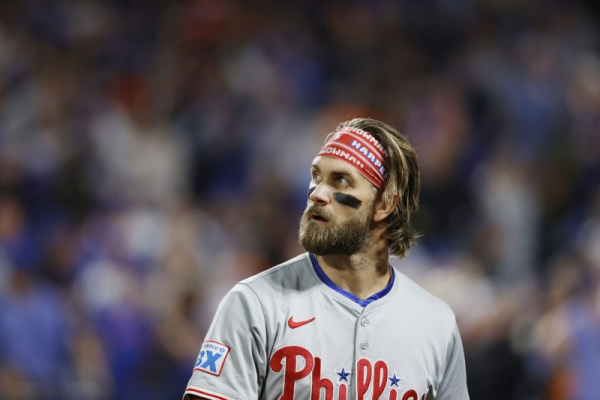 Phillies' Bryce Harper commits to USA for first World Baseball Classic