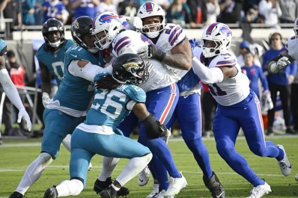 Stafford, Kittle, Davis, Gonzalez among injured in NFL wild card games Stafford, Kittle, Davis, Gonzalez among injured in NFL wild card games