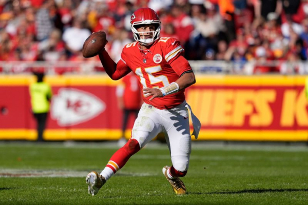 Chiefs restructure Patrick Mahomes' contract, clear $43M in cap space Chiefs restructure Patrick Mahomes' contract, clear $43M in cap space
