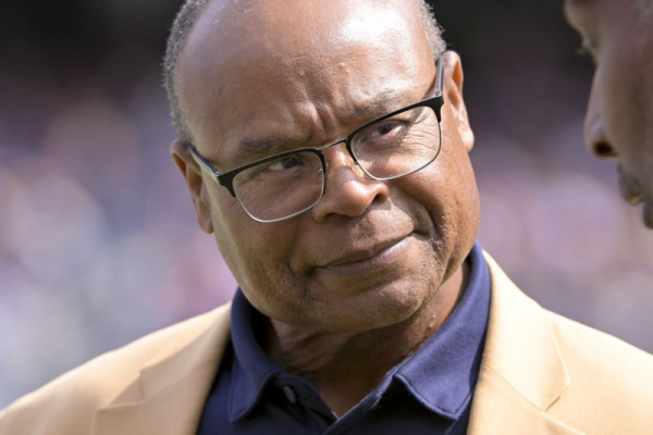 NFL great Mike Singletary wants consistent dominance from 2026 Bears NFL great Mike Singletary wants consistent dominance from 2026 Bears