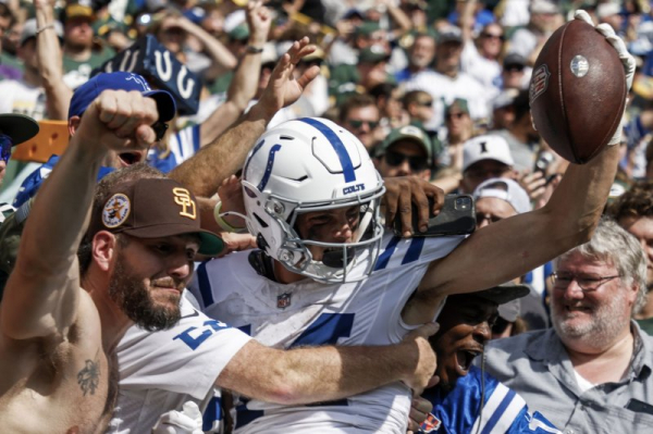 Colts agree to record $114M contract with wide receiver Alec Pierce