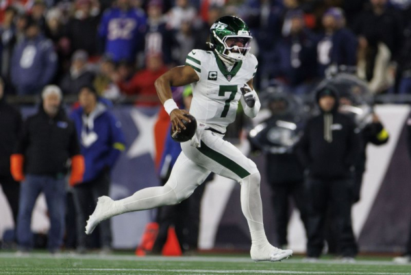 Kansas City Chiefs to trade for N.Y. Jets quarterback Justin Fields