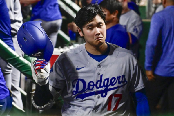 Dodgers' Shohei Ohtani exits with knee, hamstring issue vs. Pirates Dodgers' Shohei Ohtani exits with knee, hamstring issue vs. Pirates
