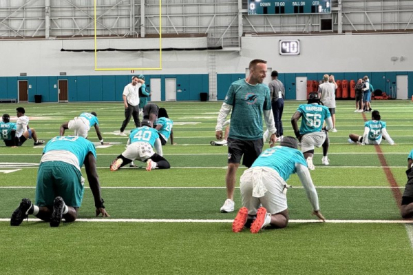 Dolphins coach Jeff Hafley 'picks brain' of NFL icon for advice