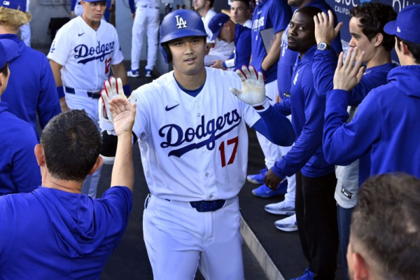 Dodgers' Shohei Ohtani clubs 300th career home run