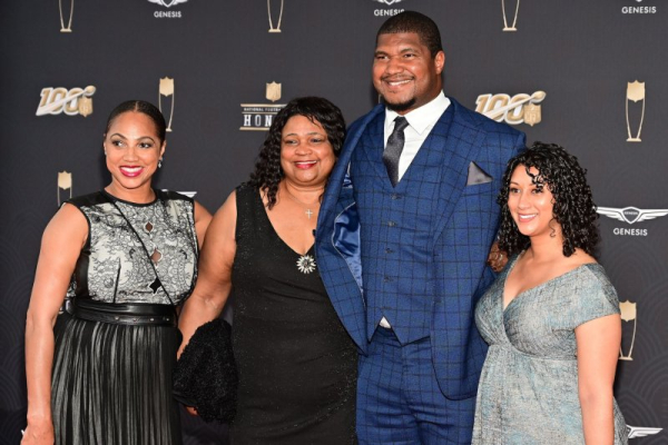 NFL star Campbell's brother charged with murder in mother's death