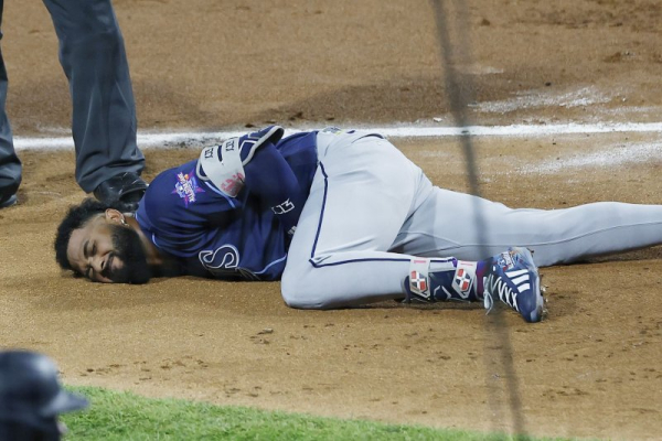 Rays' Junior Caminero avoids broken pinky from 98-mph pitch
